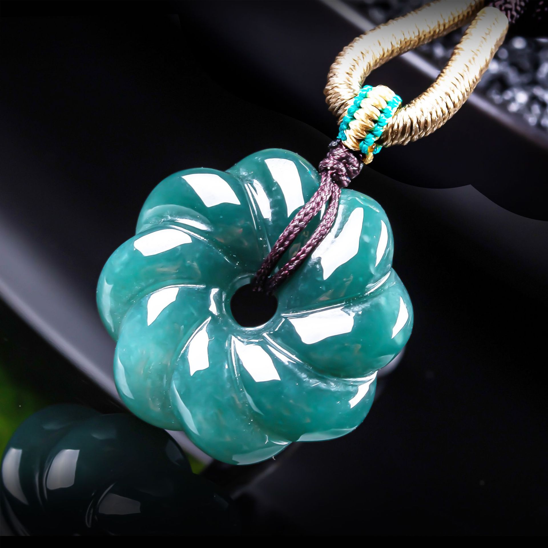 Jewelry & Watches Ltd - 천연 버마산 비취 꽃 모양 펜던트